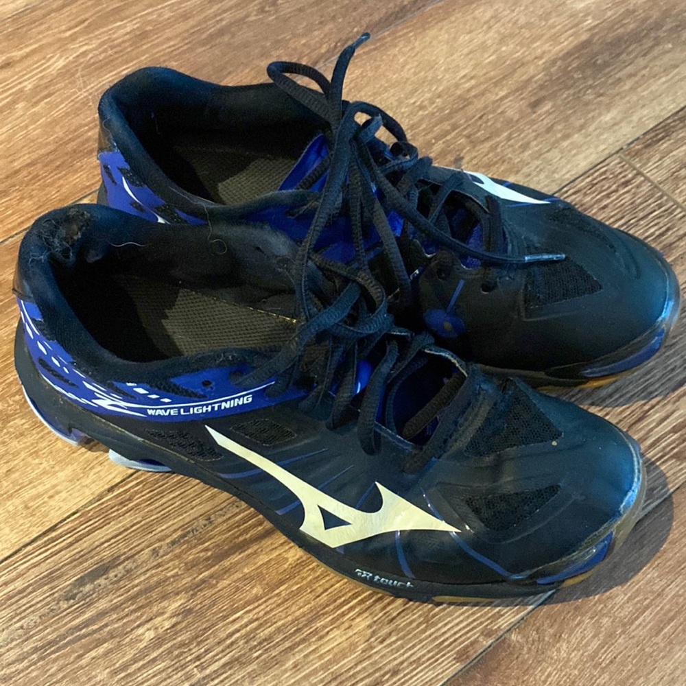 Mizuno Wave Lightning Volleyball Shoes